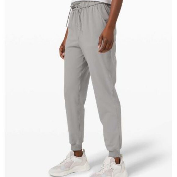 Lululemon ladies Light Gray Keep Moving Jogger Pants sz 6 - Picture 1 of 6